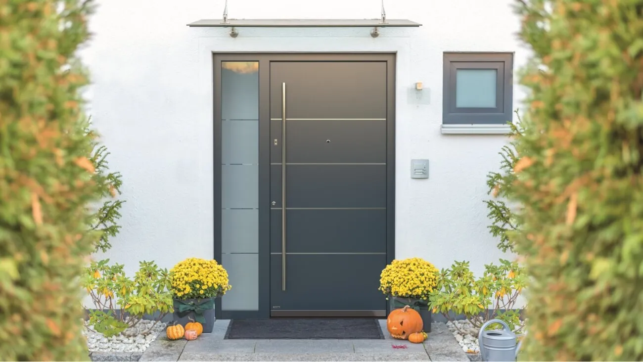 Aluminium-Haustür mit Glas in verschiedenen Farben